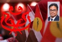 Fragmentasi politik Melayu ini sudah bermula sejak Krisis UMNO 1987 yang melahirkan Parti Semangat 46, disusuli gerakan Reformasi 1998 yang menubuhkan PKR, dan dipercepatkan lagi dengan kemunculan Bersatu pada 2016. Gambar kecil: Azrie