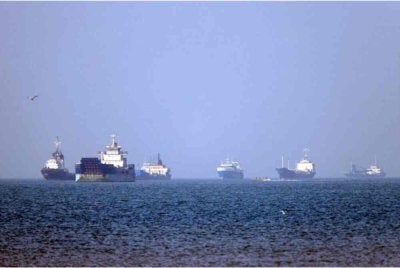  Washington secara senyap-senyap menggerakkan sekurang-kurangnya 87 kapal tangki minyak melalui Selat Hormuz, dengan dilindungi kegelapan