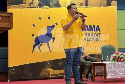 Rafizi ketika berucap pada program Jelajah Kancil di Pantai Cahaya Bulan, pada Sabtu.