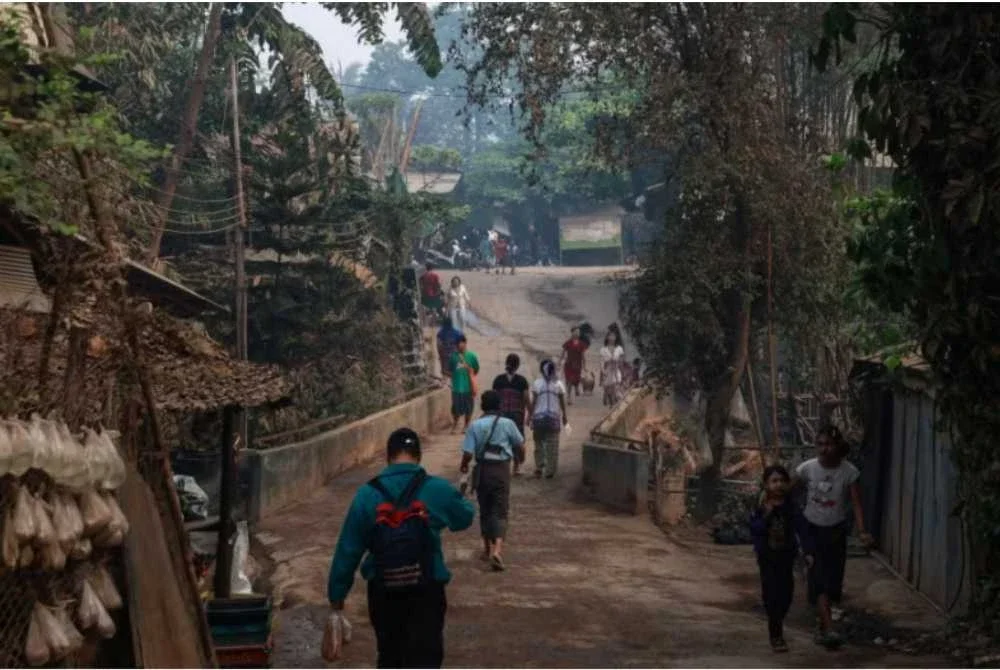 Pelarian berada di Kem Pelarian Mae La di Mae Sot, wilayah Tak, Thailand, pada 5 Mac 2025. - Agensi