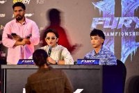 Ketua Pegawai Eksekutif AR Fury Holdings Sdn. Bhd, Mohamad Wafiy Ilhan Johan (tengah) bersama Ketua Pegawai Pemasaran, Mohamad Faizal Ahmad (kiri) berucap pada sidang media FURY Championship Vol. II sambil memperkenalkan barisan petarung yang bakal beraksi pada kejohanan tersebut kepada pihak media.