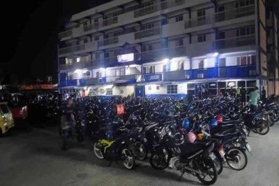 Sebanyak 49 buah motosikal disita manakala 293 notis saman dikeluarkan dalam Op Bersepadu Dalaman HMPV yang dijalankan di sekitar Jalan Kuantan Bypass berhampiran Terminal Sentral Kuantan pada Sabtu.