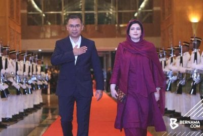 Tarique bersama isteri tiba di Malaysia pada Ahad bagi mengadakan lawatan rasmi selama dua hari. Foto Bernama