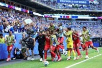 Pemain Cape Verde meraikan gol penyamaan Kevin Pina yang mengikat Uruguay 2-2 di Miami. Foto: Agensi