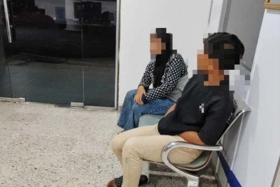 Pasangan kekasih yang dicekup dalam keadaan separuh bogel pada kira-kira jam 1.30 pagi dalam tandas sebuah surau di Kulim.