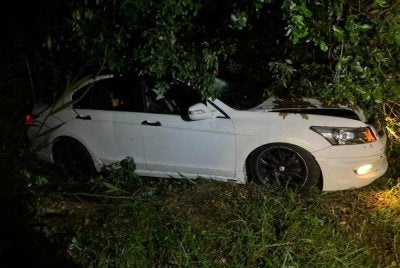 Kereta dipandu lelaki Thailand yang membawa sembilan PATI. - FOTO: PGA