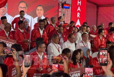 PH menampilkan barisan calon pelbagai latar belakang termasuk bekas menteri, speaker dan Exco dalam usaha mempertahankan serta merampas beberapa kerusi DUN pada PRN Johor.