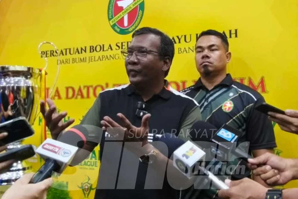 Zuraidi ketika sidang akhbar pada malam Isnin.