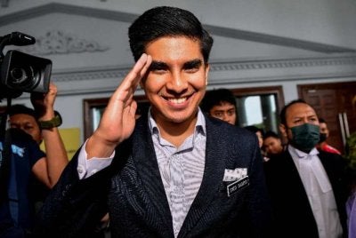 Syed Saddiq berkata, keseluruhan jumlah tersebut disumbangkan terus bagi membantu golongan yang memerlukan di kawasan Parlimen Muar.