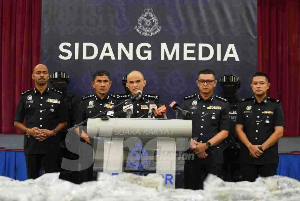 Shazeli (tengah). Foto Sinar Harian/ ROSLI TALIB.