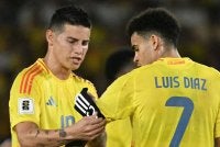 James Rodríguez (kiri) dan Luis Díaz menjadi perhatian luar biasa apabila dikaitkan dengan satu aduan undang-undang yang mendakwa mereka mengkhianati negara, dalam kes pelik yang berpunca daripada imej AI. Foto: Agensi