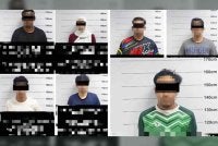 Enam lelaki dan seorang wanita ditahan bagi membantu siasatan kes pergaduhan berhampiran sebuah perhentian bas di Jalan Gapam, Bemban. Foto PDRM 