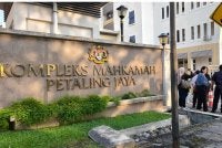 Seorang ahli perniagaan mengaku tidak bersalah atas 3 pertuduhan menyalahgunakan 3 kenderaan milik syarikat dengan menjualnya pada 2023 dan 2025 lalu.