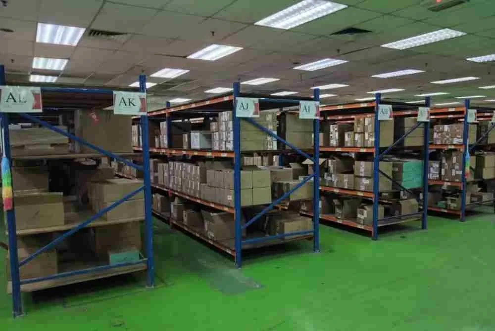 Pos Fulfill juga membuka peluang kepada usahawan kecil untuk beroperasi tanpa perlu menanggung kos tinggi bagi membina infrastruktur sendiri seperti gudang dan sistem operasi.