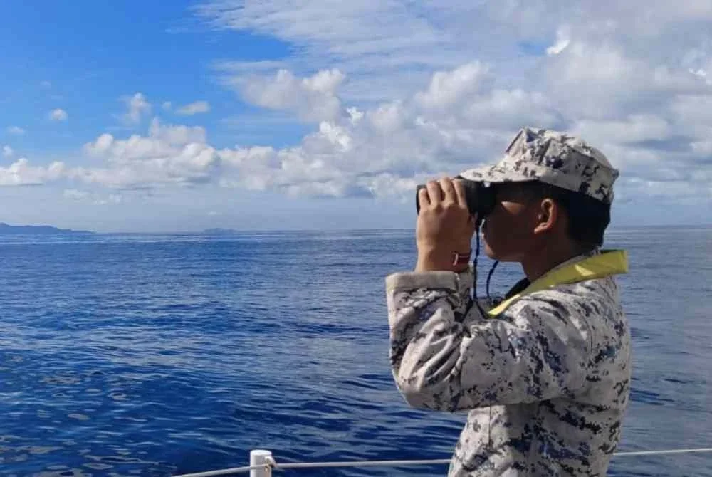 Maritim Pulau Pinang Pulau Pinang mengaktifkan operasi mencari dan menyelamat (SAR) bagi mengesan mangsa yang masih belum ditemui.
