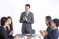 Organisasi tidak memerlukan pemimpin yang hanya mahu kelihatan penting, sebaliknya memerlukan pemimpin sanggup memikul perkara yang penting. Foto hiasan
