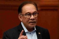 Kehadiran Anwar dalam program-program rakyat menunjukkan bahawa diplomasi antarabangsa tidak memutuskan hubungan dengan akar domestik.
