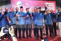 Pengumum calon Bersatu pada PRN Johor di Pejabat Bersatu Pagoh pada malam Khamis.