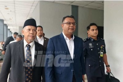 Haim Hilman dihadapkan ke Mahkamah Majistret hari ini atas pertuduhan mengeluarkan kenyataan dengan niat menyebabkan kebimbangan kepada awam berkenaan isu kemasukan IPTA.