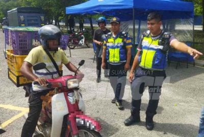 Warga Bangladesh yang ditahan dalam Ops PeWA pada Khamis.