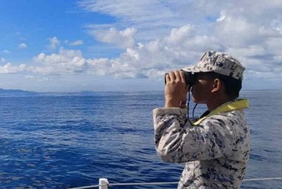 Maritim Pulau Pinang Pulau Pinang mengaktifkan operasi mencari dan menyelamat (SAR) bagi mengesan mangsa yang masih belum ditemui.