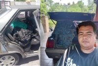Muhamad Firdaus menggunakan kereta milik ibunya untuk mengangkut sampah dari rumah ke tong sampah besar sebagai sumber pendapatan.