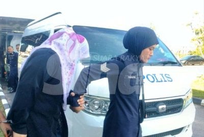 Pengasuh direman tiga hari bagi membantu siasatan berhubung kematian bayi perempuan berusia 11 bulan pada Khamis.