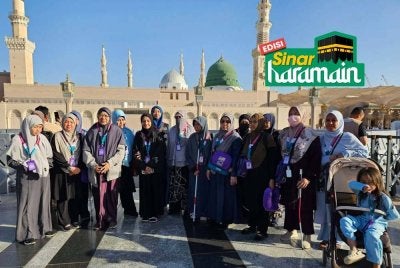 JEMAAH Pertis bergambar kenangan ketika ziarah di Madinah. Foto IN SAFF