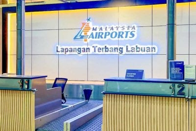 Penutupan sementara landasan itu dimaklumkan TUDM pada jam 5 petang tadi. - Kredit Facebook Malaysia Airports