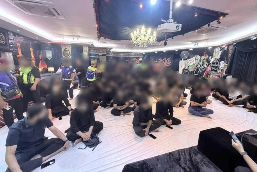 Antara individu yang berada di sebuah premis di Pusat Perdagangan Lagoon Perdana yang dipercayai menjadi markas dan mempunyai kaitan dengan ajaran Syiah diserbu pada Khamis