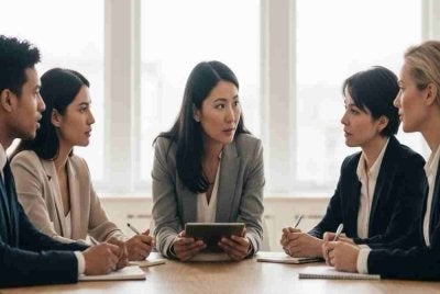 Ramai wanita profesional mempunyai kepakaran dalam bidang masing-masing, tetapi tidak pernah diberikan pendedahan kepada dunia politik. Gambar hiasan