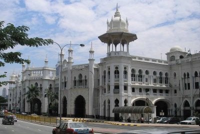 The Heritage Colours Festival selama tiga hari bermula Jumaat hingga Ahad di Stesen Keretapi Kuala Lumpur bagi menghidupkan semula bangunan warisan ikonik itu sebagai ruang komuniti yang lebih dinamik dan mesra pengunjung.
