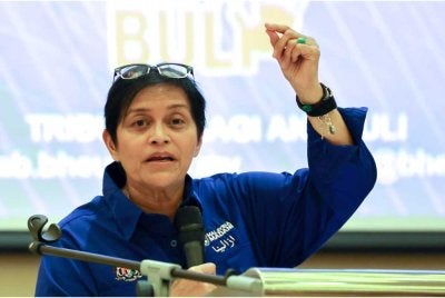 Azalina ketika berucap pada Program Literasi AntiBuli Negeri Johor di Pusat Konvensyen Desaru. Foto Bernama