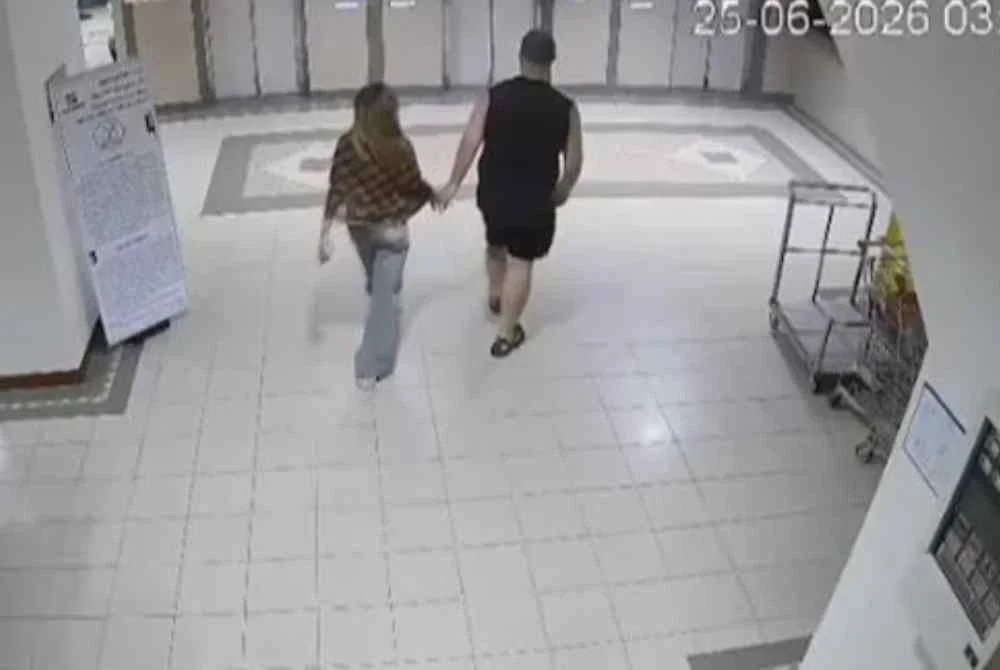 Rakaman sistem kamera litar tertutup (CCTV) menunjukkan suspek bersama mangsa ketika dibawa pulang ke sebuah hotel di Pattaya. Foto Agensi