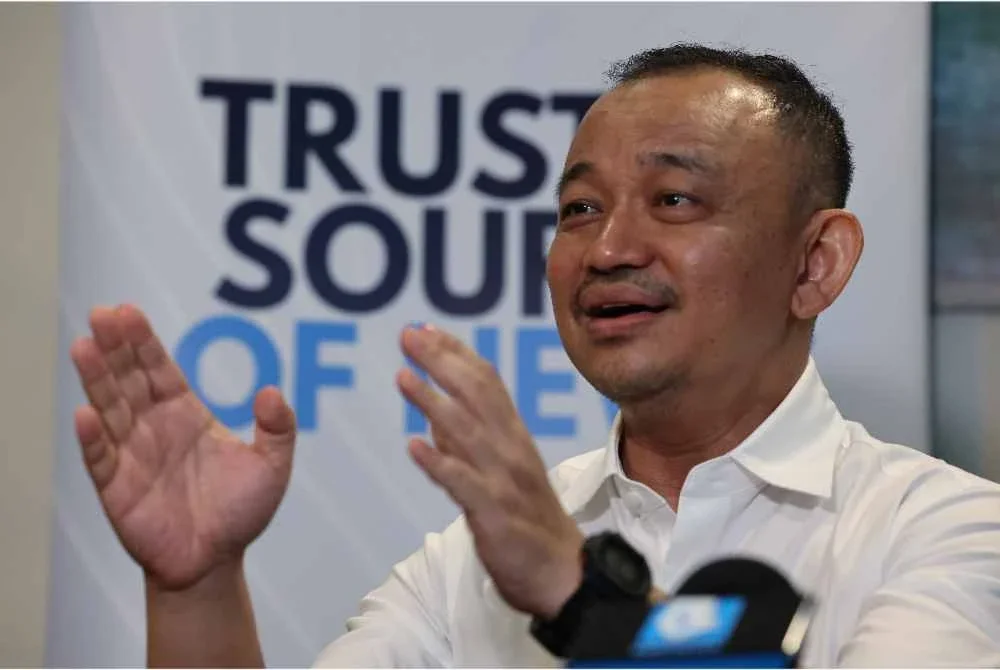 Maszlee ketika temu bual bersama Bernama di Bilik Operasi Bernama sempena kempen Pilihan Raya Negeri Johor ke-16 pada Isnin. Foto Bernama