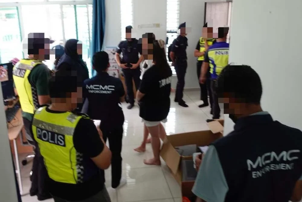Hasil kerjasama strategik antara MCMC dengan SIRIM QAS International Sdn Bhd, Op V380 yang dilaksanakan baru-baru ini di Klang dan Johor Bahru berjaya menyita sebanyak 6,916 unit kelengkapan komunikasi tidak diperakui bernilai RM2.06 juta.