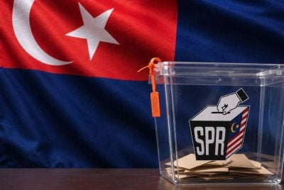 Blok pengundi muda dan pemilih kali pertama dijangka muncul sebagai penentu utama di kerusi sengit pada PRN Johor ke-16. Foto hiasan janaan AI