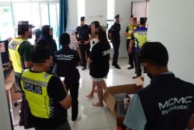 Hasil kerjasama strategik antara MCMC dengan SIRIM QAS International Sdn Bhd, Op V380 yang dilaksanakan baru-baru ini di Klang dan Johor Bahru berjaya menyita sebanyak 6,916 unit kelengkapan komunikasi tidak diperakui bernilai RM2.06 juta.