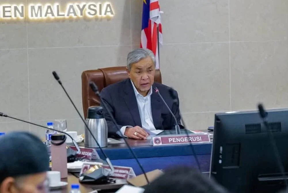 Ahmad Zahid mempengerusikan Mesyuarat Jawatankuasa Peringkat Tinggi Pengurusan Pelarian dan Pemohon Suaka kali ke-6. Foto FB Zahid Hamidi