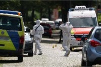 Pasukan forensik menjalankan siasatan di lokasi enam individu dilaporkan maut ditembak di Stade, Jerman pada Isnin. Foto AFP