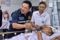 Abdullah Syarapi tiba di HRPZ II pada jam 11.20 pagi Selasa selepas dipindahkan dari Sungai Golok, Thailand dengan menaiki ambulans. Foto tular