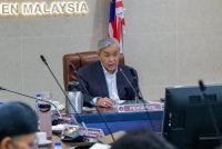 Ahmad Zahid mempengerusikan Mesyuarat Jawatankuasa Peringkat Tinggi Pengurusan Pelarian dan Pemohon Suaka kali ke-6. Foto FB Zahid Hamidi