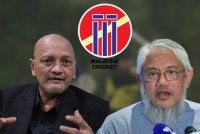 Keputusan mahkamah perlu dihormati oleh kedua-dua belah pihak bagi memastikan perjalanan MCA tidak diganggu lagi. Gambar kiri Dr Pekan Ramli dan Mohammed Iqbal Ali Kassim Ali, 