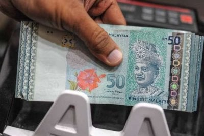 Pada 6 petang Selasa, inggit susut kepada 4.0825/0870 berbanding dolar AS daripada paras 4.0680/0735 pada akhir sesi semalam. Foto hiasan