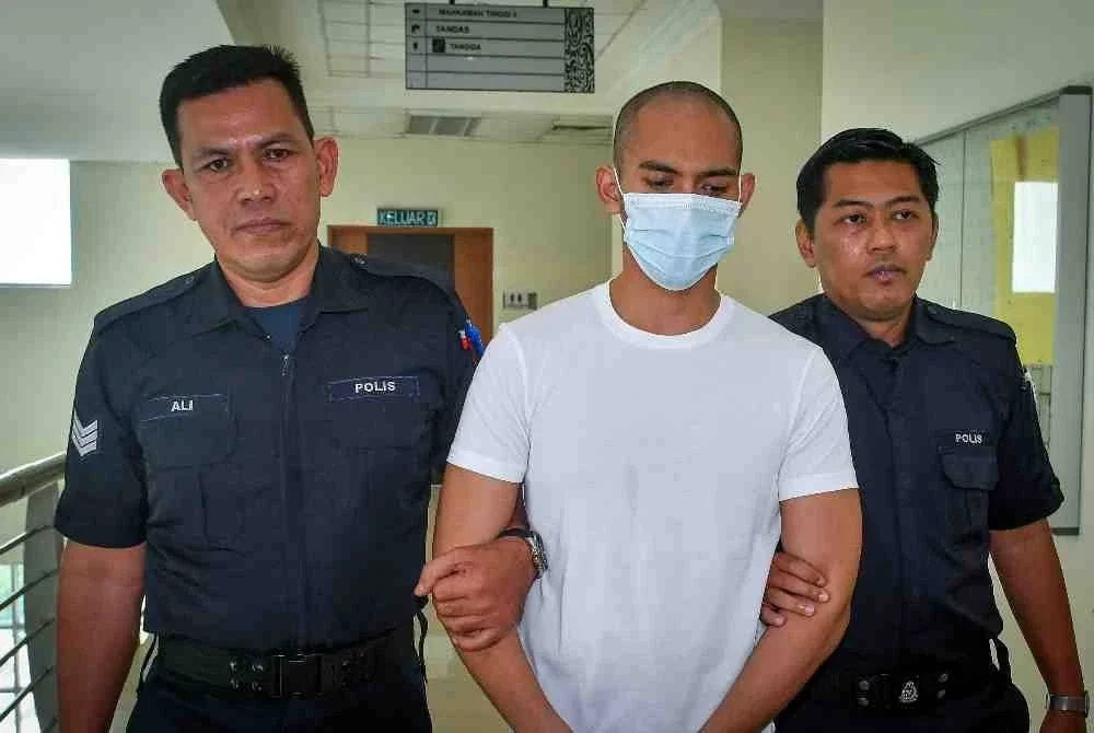 Mahkamah Tinggi menjatuhkan hukuman penjara 32 tahun dengan 12 sebatan terhadap seorang lelaki selepas didapati bersalah membunuh teman wanitanya dengan menekup muka mangsa menggunakan bantal, empat tahun lepas. Foto Bernama