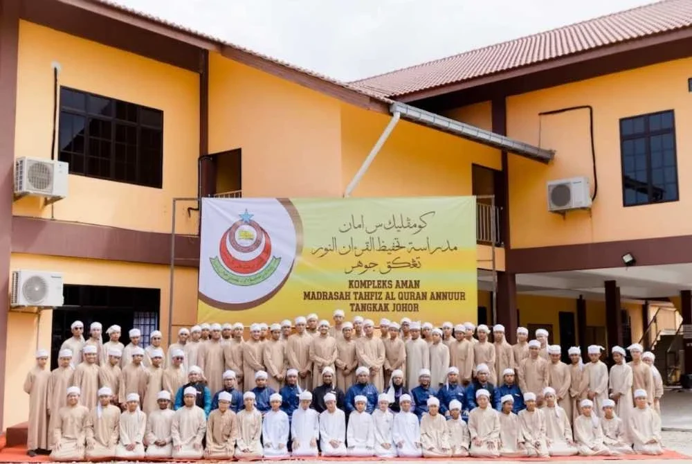 Madrasah Tahfiz Al-Quran An-Nuur yang ditubuhkan pada 16 April 2000 kini menempatkan pelajar lelaki dari dalam dan luar negara termasuk Indonesia, Thailand, Kemboja, Pakistan dan Bangladesh.