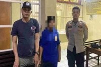 Y (tengah) dinamakan sebagai suspek utama kes pembunuhan suaminya. - Foto Agensi