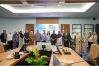 Hannah (tengah) pada sesi pembentangan dapatan kajian oleh UIAM.