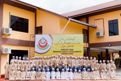 Madrasah Tahfiz Al-Quran An-Nuur yang ditubuhkan pada 16 April 2000 kini menempatkan pelajar lelaki dari dalam dan luar negara termasuk Indonesia, Thailand, Kemboja, Pakistan dan Bangladesh.