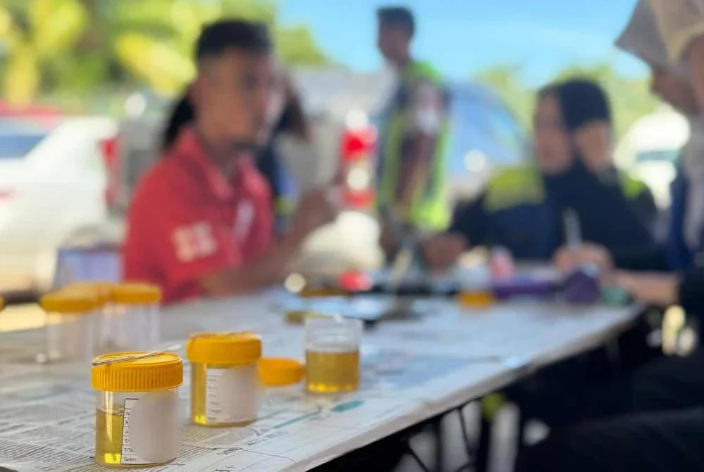 Lelaki berusia 33 tahun itu mendakwa baru sehari bekerja dengan sebuah syarikat ais selepas berhenti daripada syarikat majikan lamanya yang juga menjalankan perniagaan yang sama.